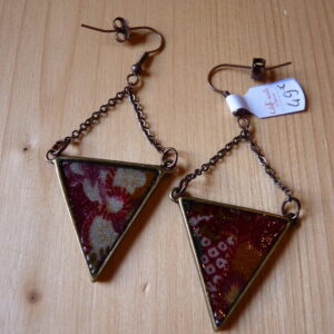 Boucles d’oreille “Triangula” Dento Aka – Image 2